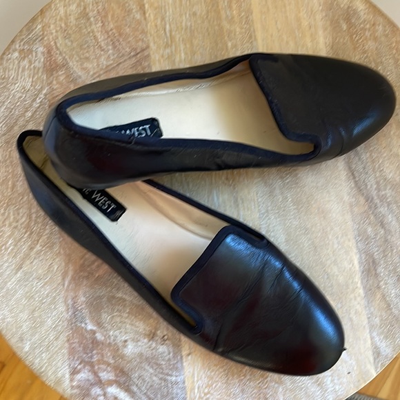 Nine West black leather loafer style ballerina flats size 9.5 - Picture 2 of 5